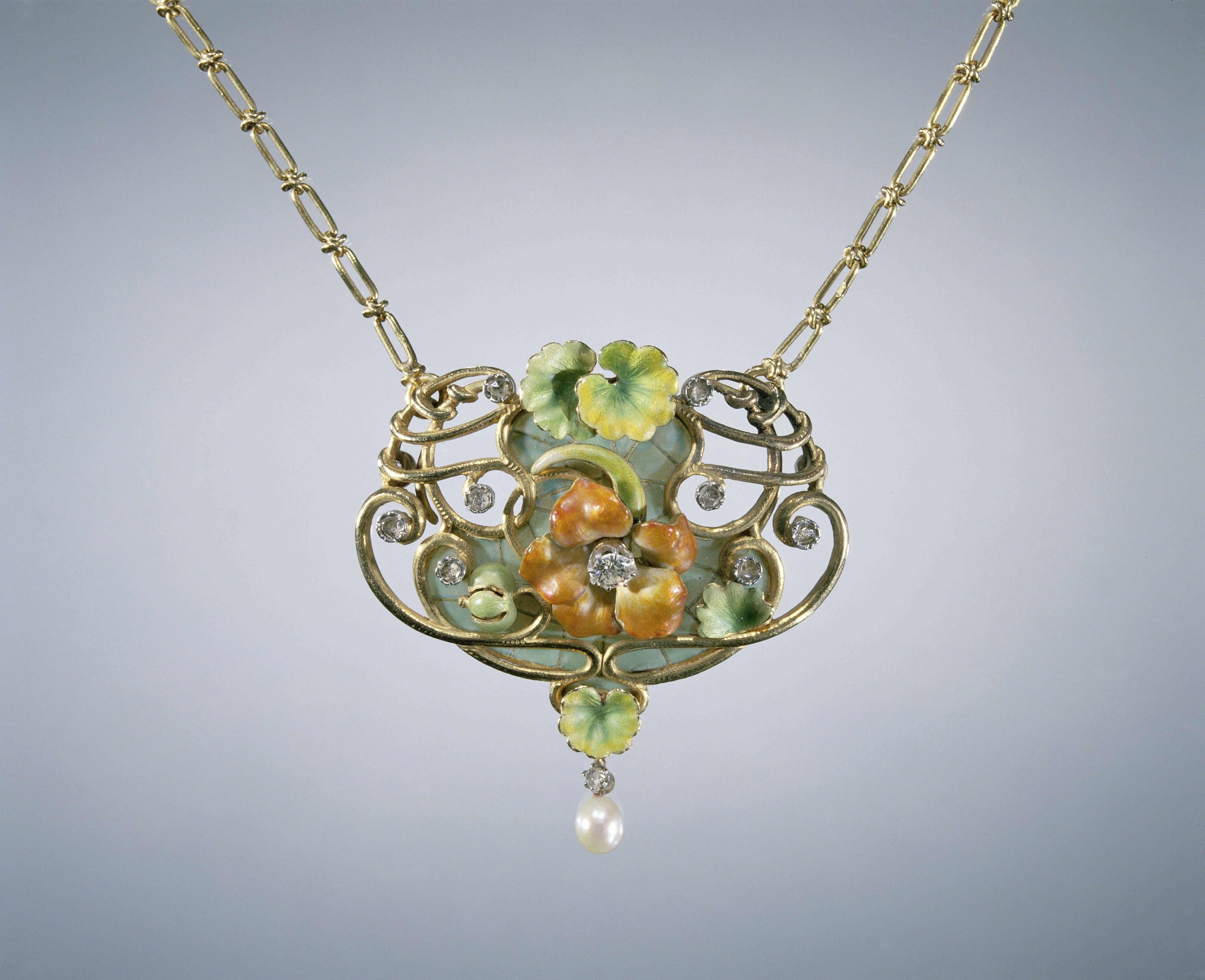 Jewellery design: from idea to gouache and final creation